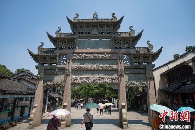 上次跟男朋友吵架分开了,他回老家,但是他还是舍不得我,老是找我联系?-最佳问答类网站